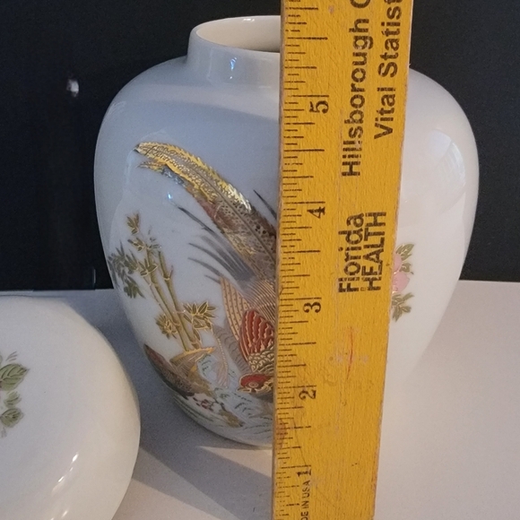 Vintage Asian Ginger Jar White Beautiful Gilded Pheasants & Flowers Pre-owned - Picture 7 of 8
